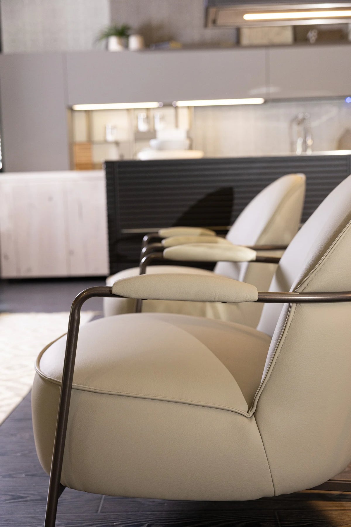 Lady Lounge Chair